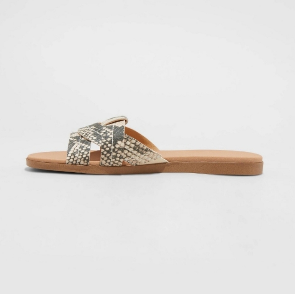 Sandals - Picture 3 of 8